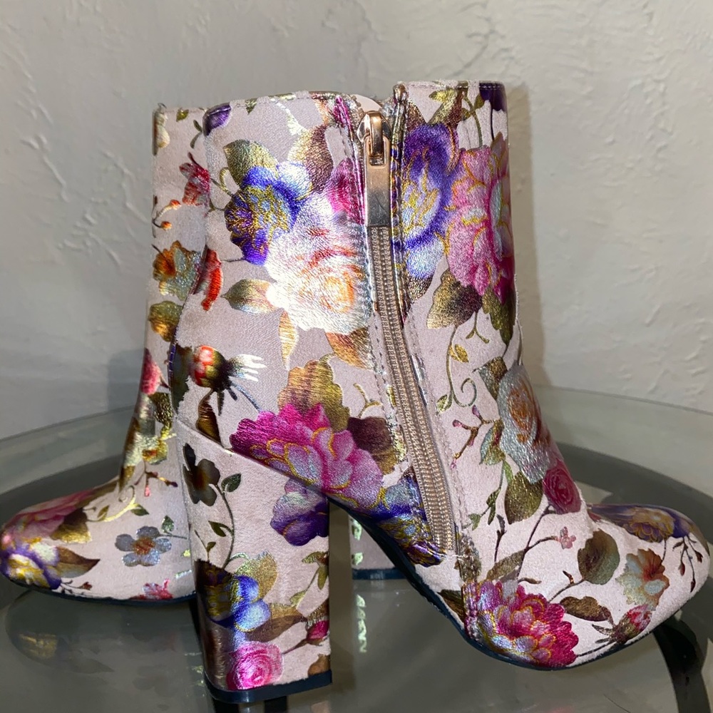 Heels boot . Fancy ❤️🌸 - Picture 3 of 3